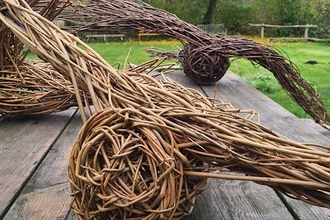 Willow sulpture on bence